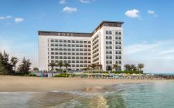 Rove La Mer Beach