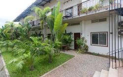 Spacious One Bedroom Apartment- Home like setting 