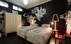 Daddy Long Legs Art Hotel