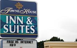 Town House Inn & Suites
