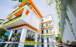 Lip Lip Villa