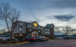 HomeTowne Studios & Suites Charlotte – Concord