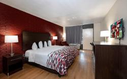 Red Roof Inn West Point