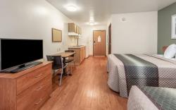 HomeTowne Studios Columbus