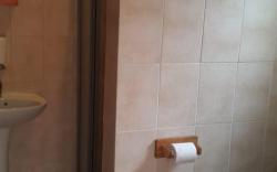 D & H Guesthouse Apt 9  Standard Double &  Shower