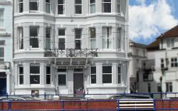 OYO Marine Parade Hotel, Eastbourne Pier