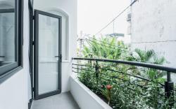 D's Alley Eco Homestay Balcony Room 7