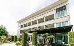 OYO 75305 T Park Pak Chong