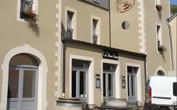 Hotel Restaurant Famille Bourgeois "La Cote des Monts Damnes"