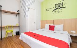 RedDoorz @ Darmo Surabaya