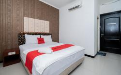 RedDoorz near Bukit Darmo Golf