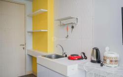 Studio Apartment @ Tree Park Apartment By Travelio