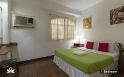 Broadway Court Apartelle