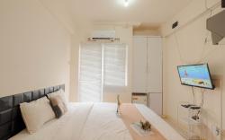 Studio with Access to Mall Green Pramuka Travelio