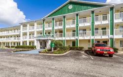 HomeTowne Studios Philadelphia - Maple Shade, NJ