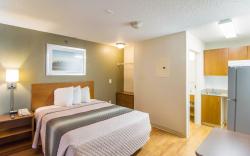 HomeTowne Studios Houston - West Oaks/ Energy Corridor