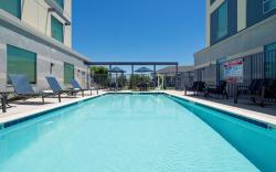 Hampton Inn & Suites - Gilroy, CA