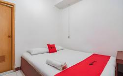RedDoorz near Riau Junction Mall 2