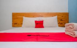 RedDoorz @ Jalan Brigjend Katamso Medan 2