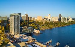 DoubleTree by Hilton Perth Waterfront