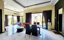 Villa Hosanna - The Kusuma Pinus Batu (20+ person)