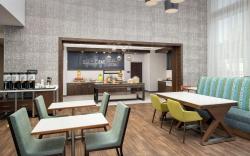 Hampton Inn & Suites Charlotte Airport Lake Pointe