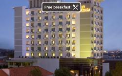 Hotel Santika Pandegiling Surabaya