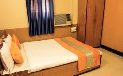 Townhouse OAK Hotel Prime