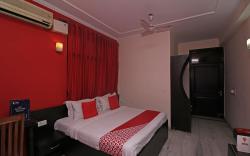 Hotel O A K Hotel