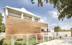 Capital O 71473 Chahal Residency