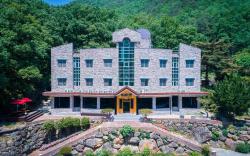Hoony Guest House