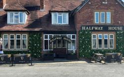 Halfway House Inn Country Lodge