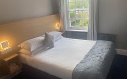 Diamonds Inn Ltd