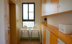 歡樂巴士溜滑梯親子主題民宿