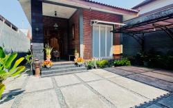 Thon’s House Near Malang City Station