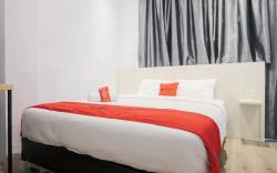 RedDoorz @ CBD Polonia Medan
