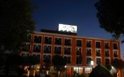 Hotel Emily