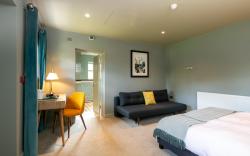 The Cowdray Arms