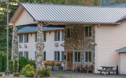 Crest Trail Lodge