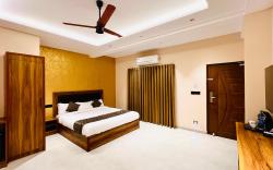 Thayamkery's Royal Inn