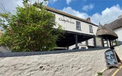Cadgwith Cove Inn