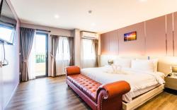 USABAI Riverside Boutique Hotel