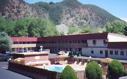 Glenwood Springs Cedar Lodge