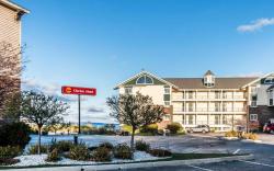 Clarion Hotel Beachfront