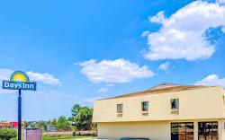 Days Inn by Wyndham Chesapeake