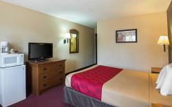 Econo Lodge Junction City I-70 Near Fort Riley