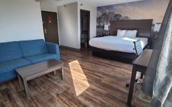 Clarion Pointe Bettendorf - Quad Cities