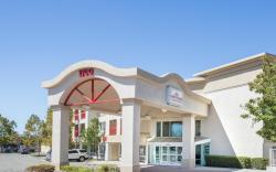 Hawthorn Suites by Wyndham Livermore Wine Country