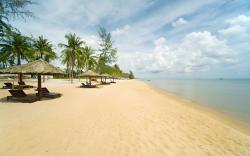 Kosmos Apart Hotel Phu Quoc - Night market & Walkin to beach