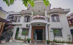 OYO 90094 Gayatri Residence